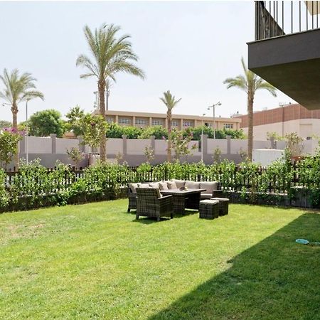 Luxury 2 Bedroom Ground Floor Apartment With Private Garden In Cairo Festival City Екстериор снимка